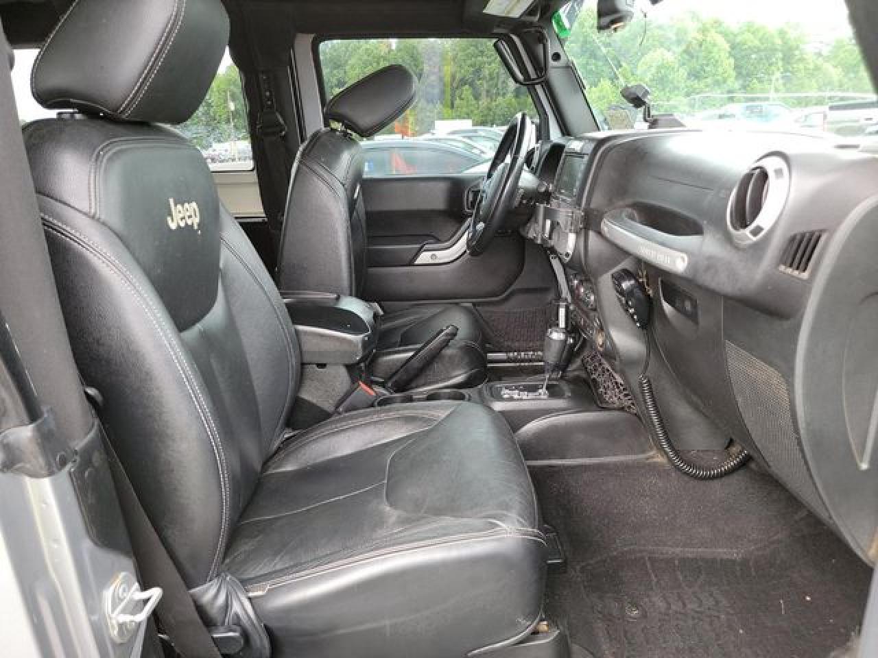 2015 Jeep Wrangler Sahara - Фото 7