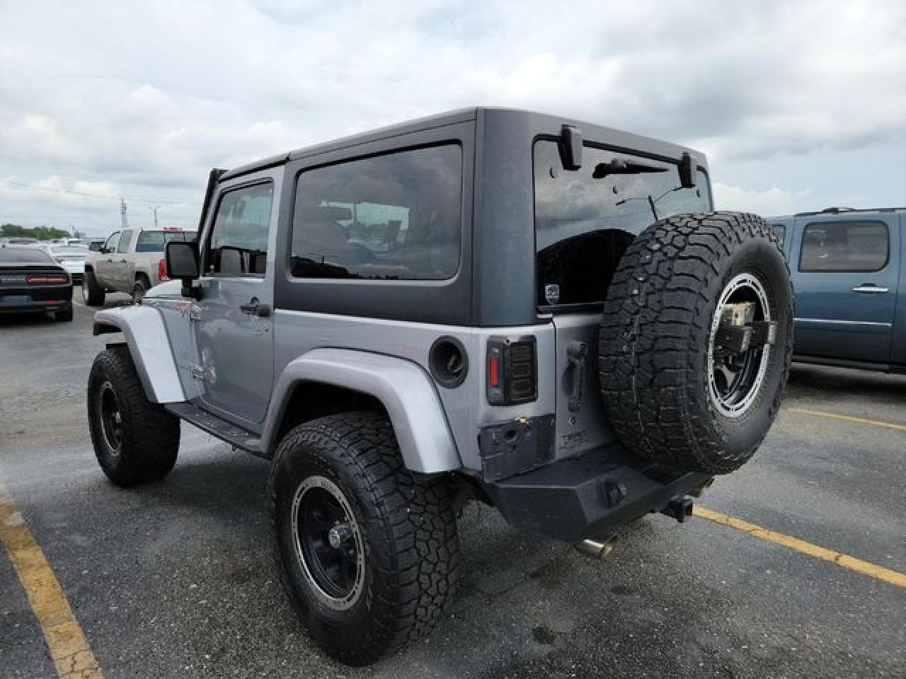 2015 Jeep Wrangler Sahara - Фото 5
