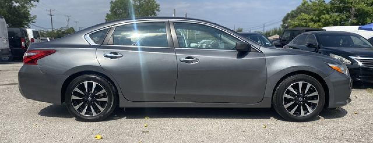 2017 Nissan Altima 2.5 - Image 4