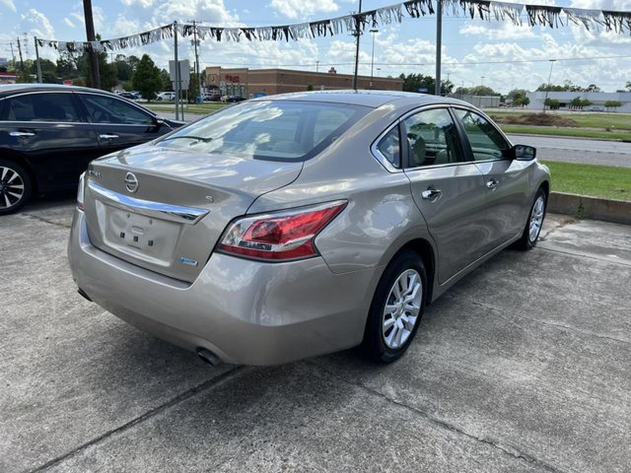 2014 Nissan Altima 2.5 - Image 3