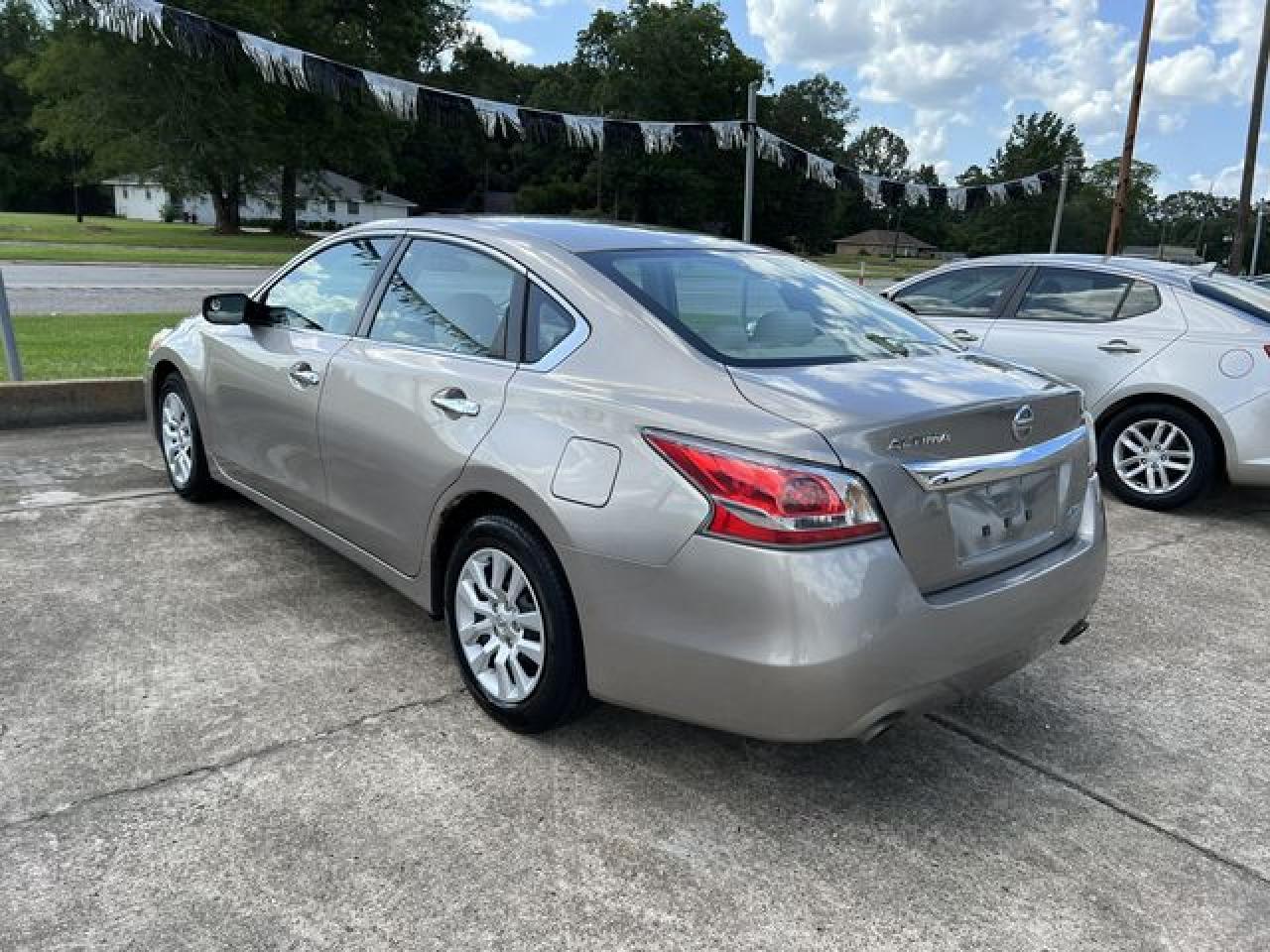 2014 Nissan Altima 2.5 - Image 2