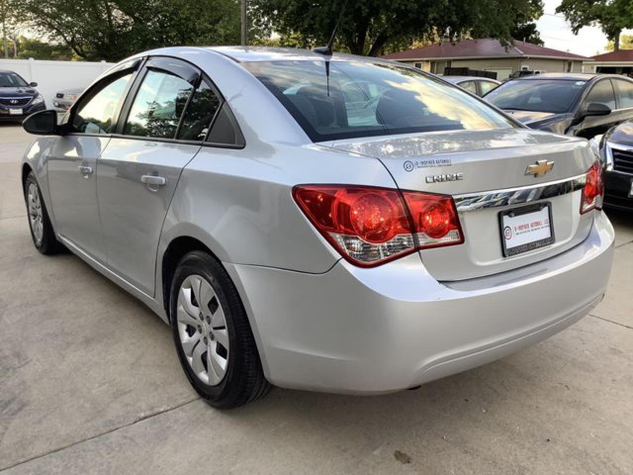 2013 Chevrolet Cruze Ls - Image 5