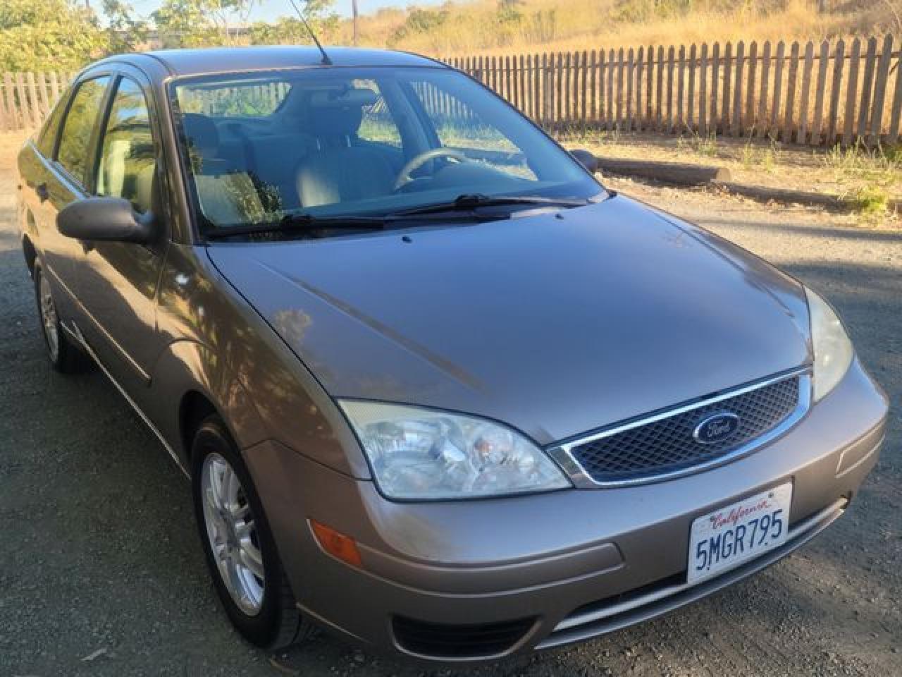 2005 Ford Focus Zx4 - Фото 2