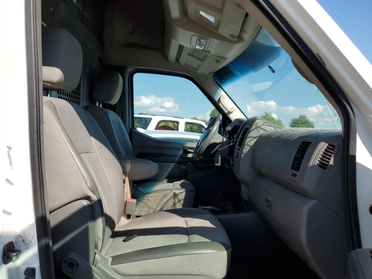 2018 Nissan Nv 2500 S - Image 5