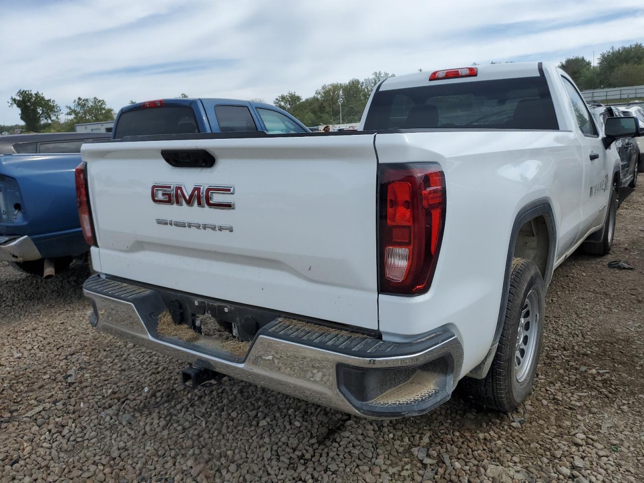 2022 GMC Sierra C1500 - Image 4