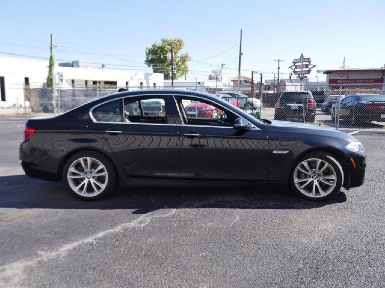 2016 BMW 535 I - Image 4