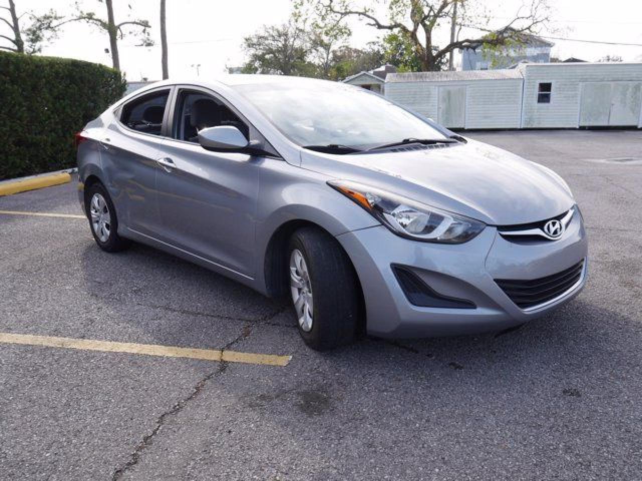 2016 Hyundai Elantra Se - Image 3