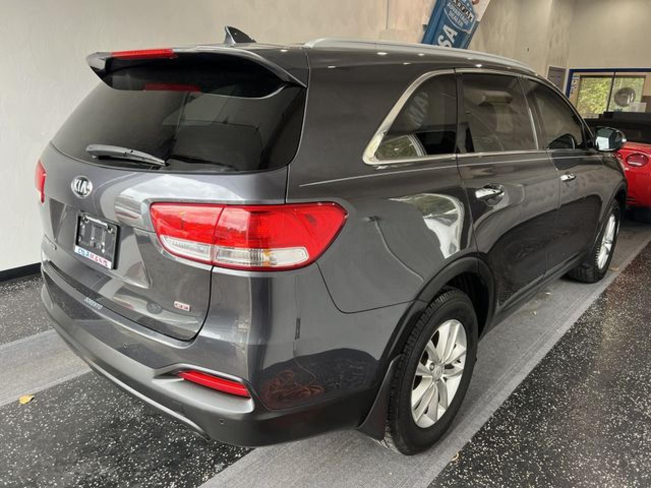 2016 Kia Sorento Lx - Image 6