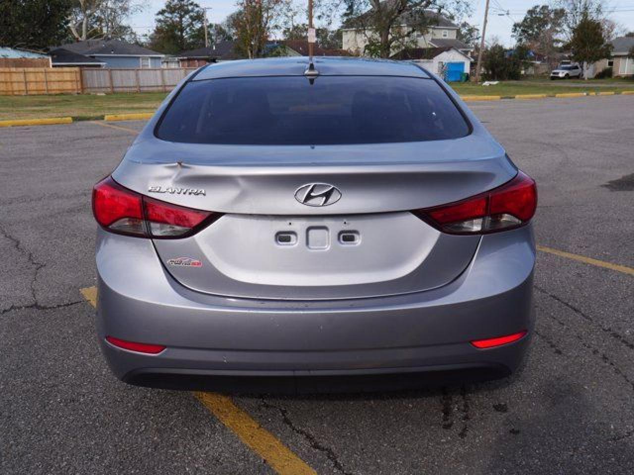 2016 Hyundai Elantra Se - Image 6