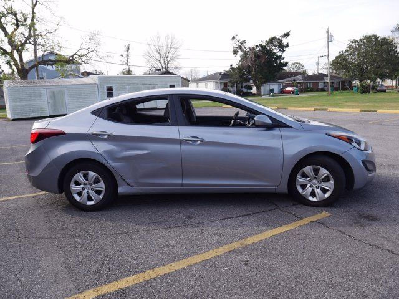 2016 Hyundai Elantra Se - Image 4