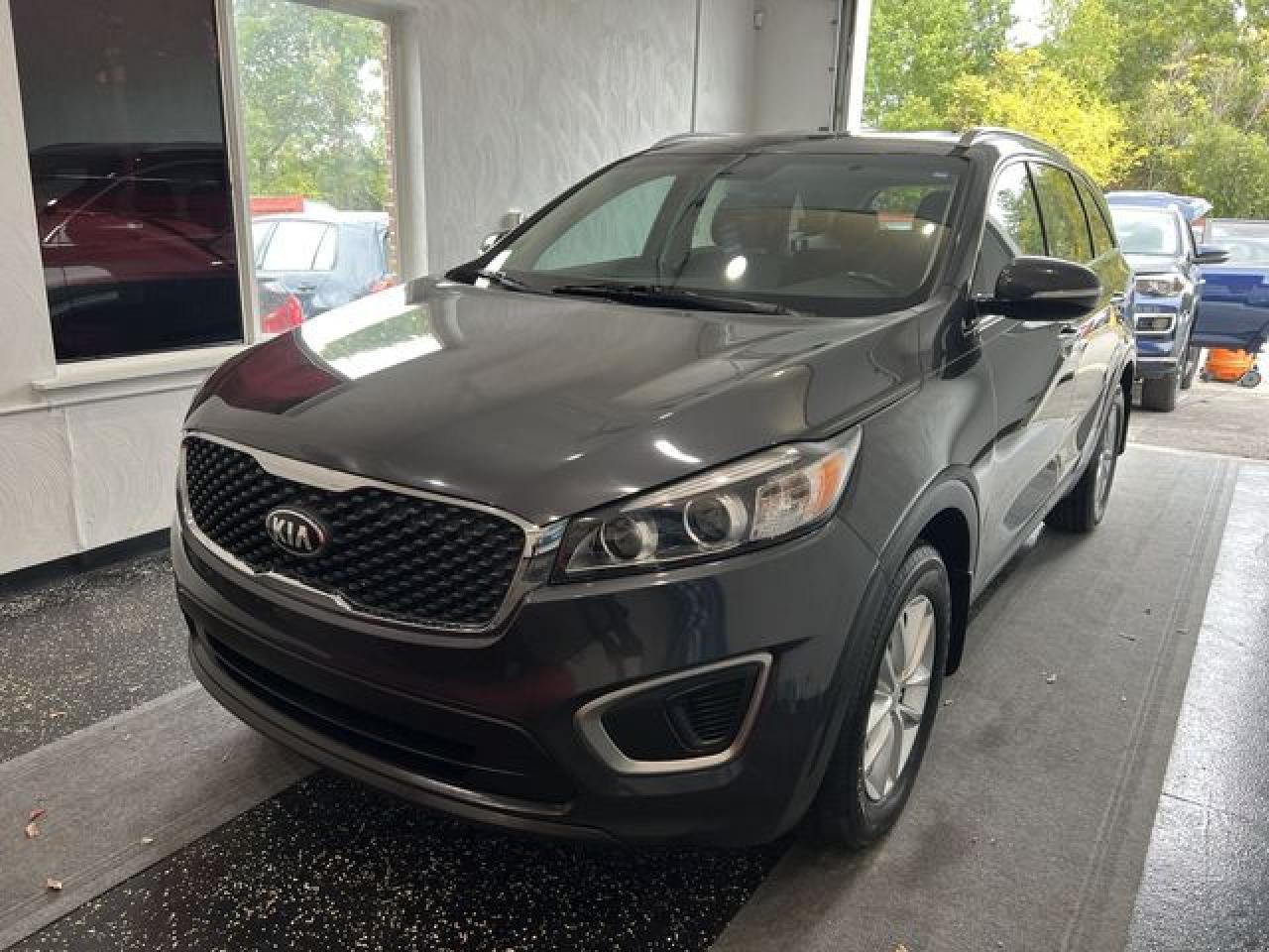 2016 Kia Sorento Lx - Image 3