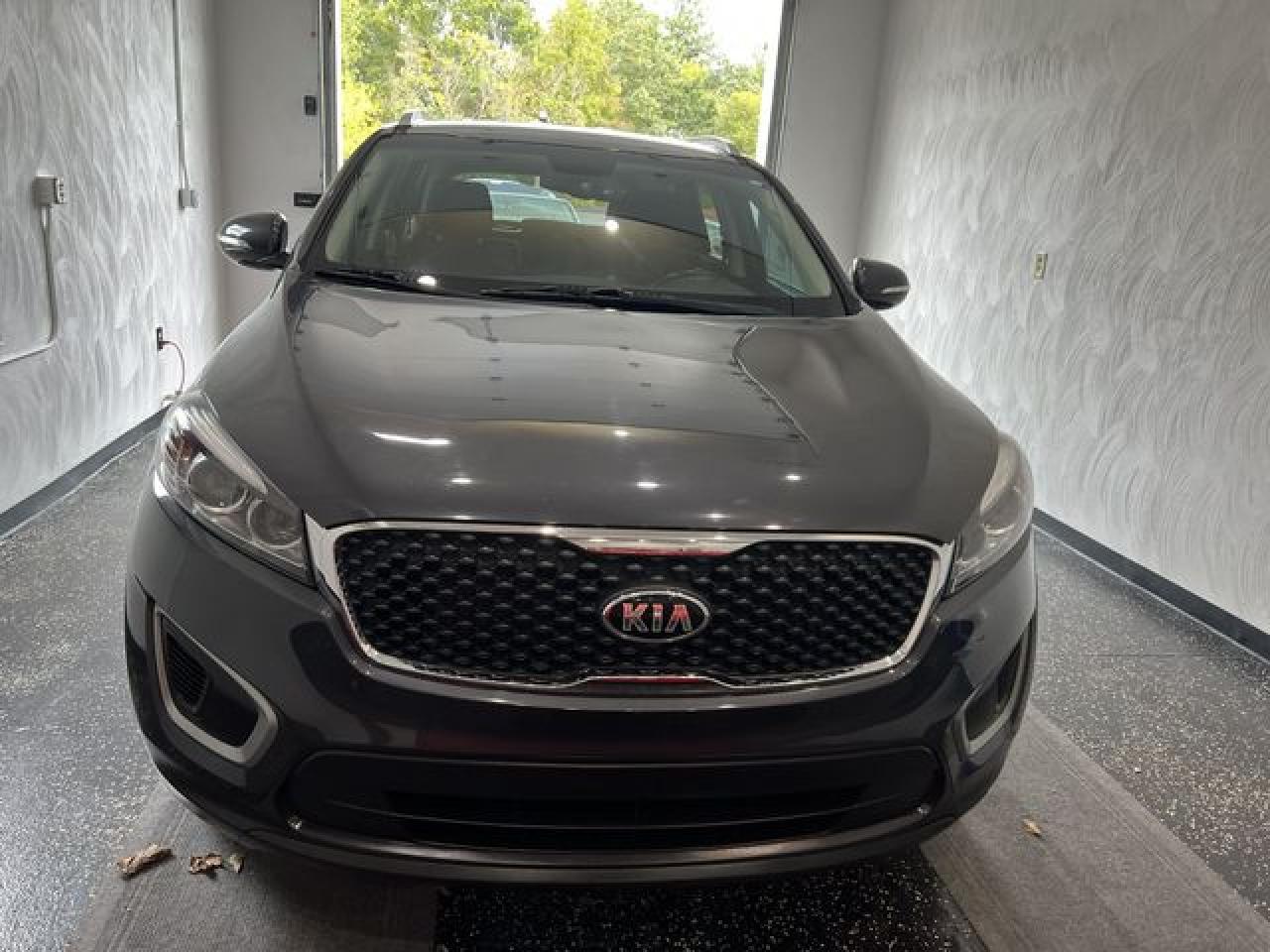 2016 Kia Sorento Lx - Image 2