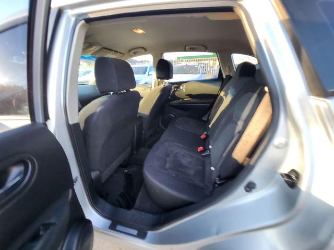 2009 Nissan Rogue S - Image 7