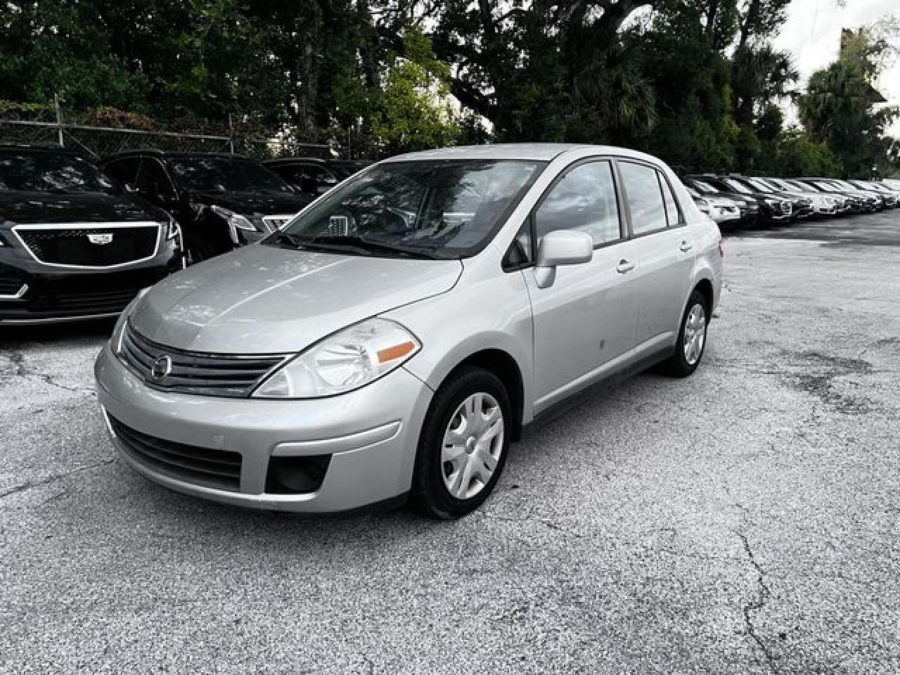 2011 Nissan Versa S - Фото 7