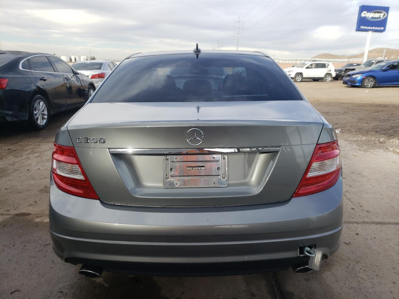2010 Mercedes-Benz C 300 - Фото 6