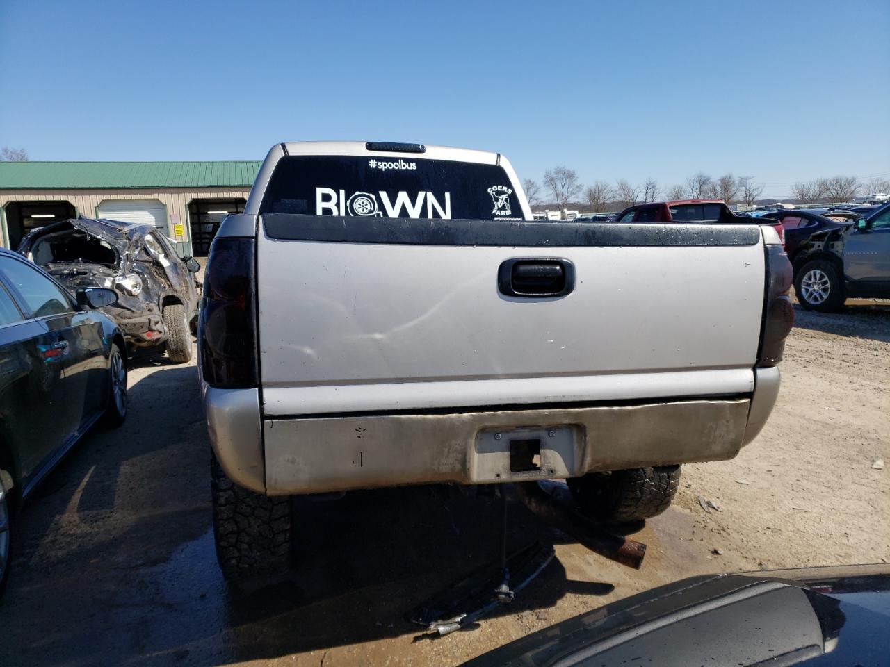 2004 Chevrolet Silverado K2500 Heavy Duty - Фото 6