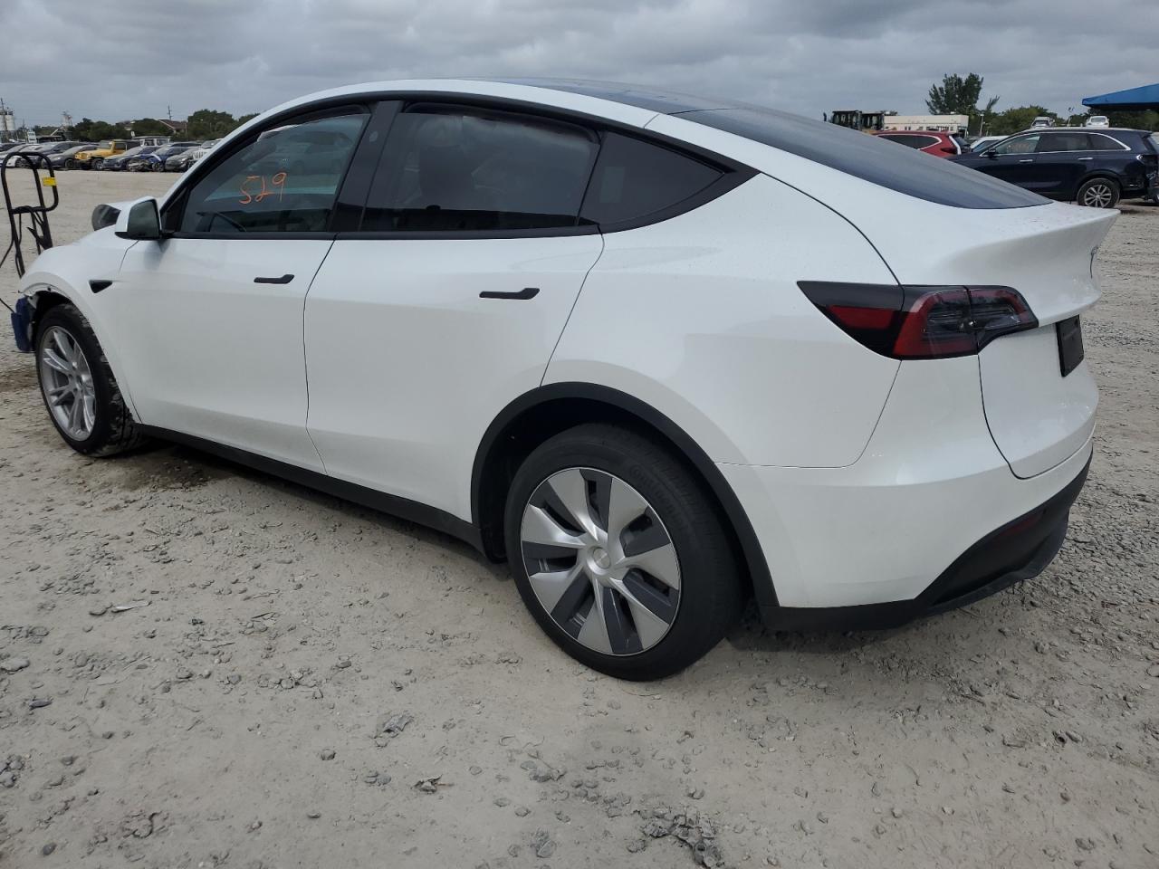 2023 Tesla Model Y - Фото 2