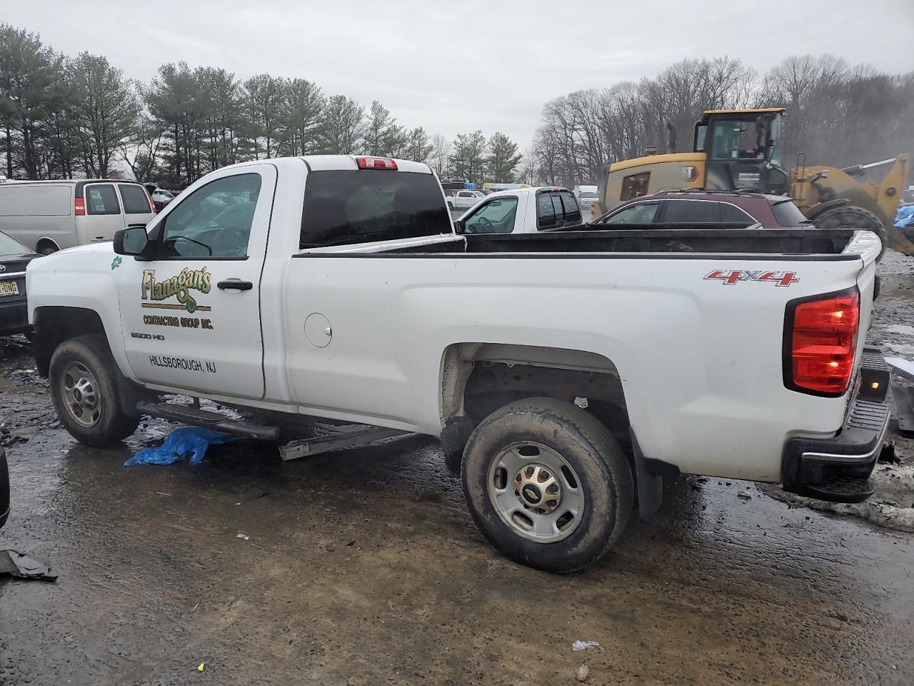 2015 Chevrolet Silverado K2500 Heavy Duty - Фото 2