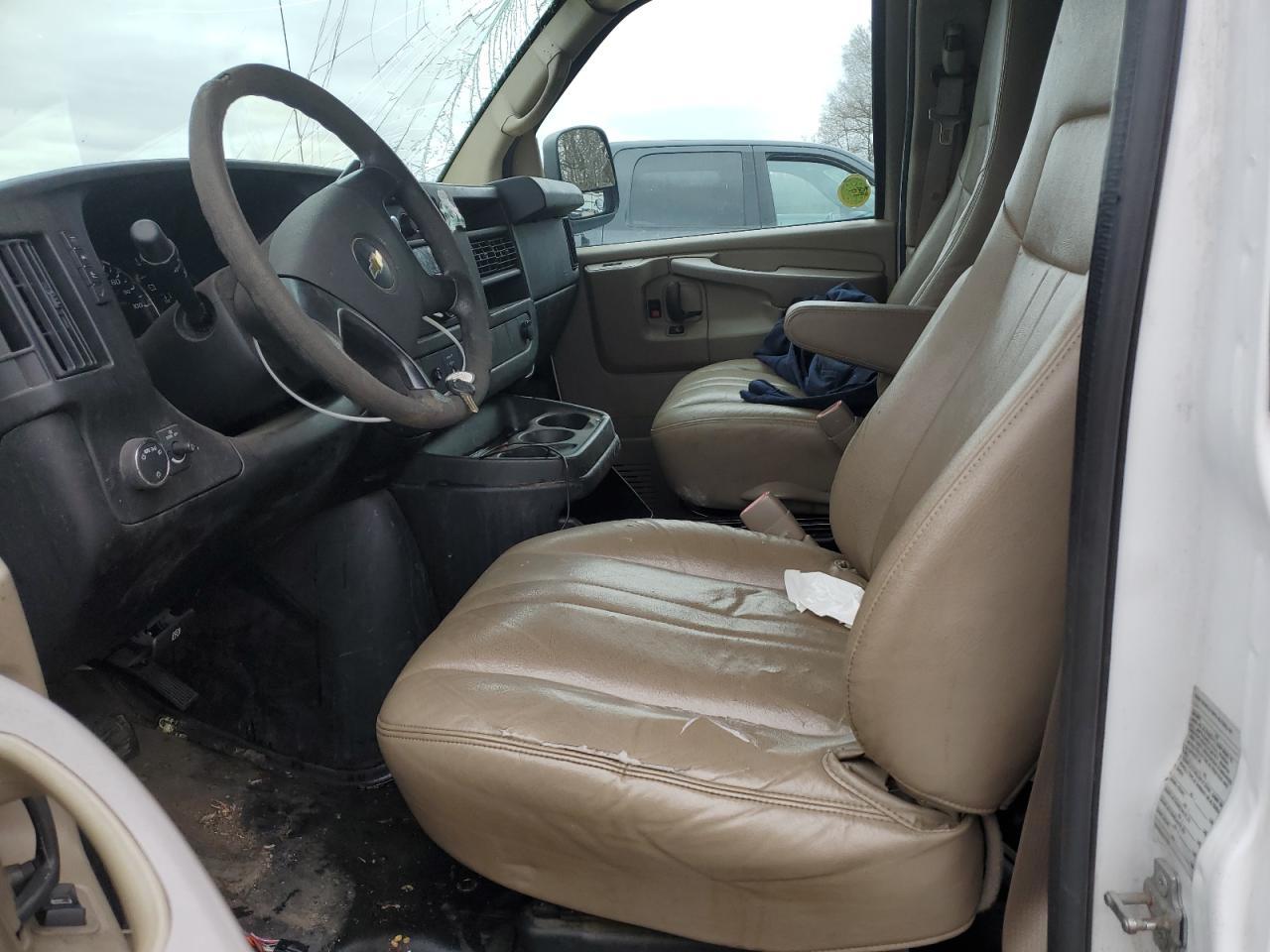 2014 Chevrolet Express G2500 - Image 7