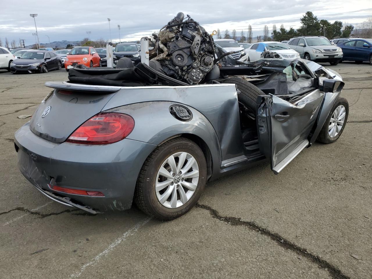2018 Volkswagen Beetle S - Фото 3