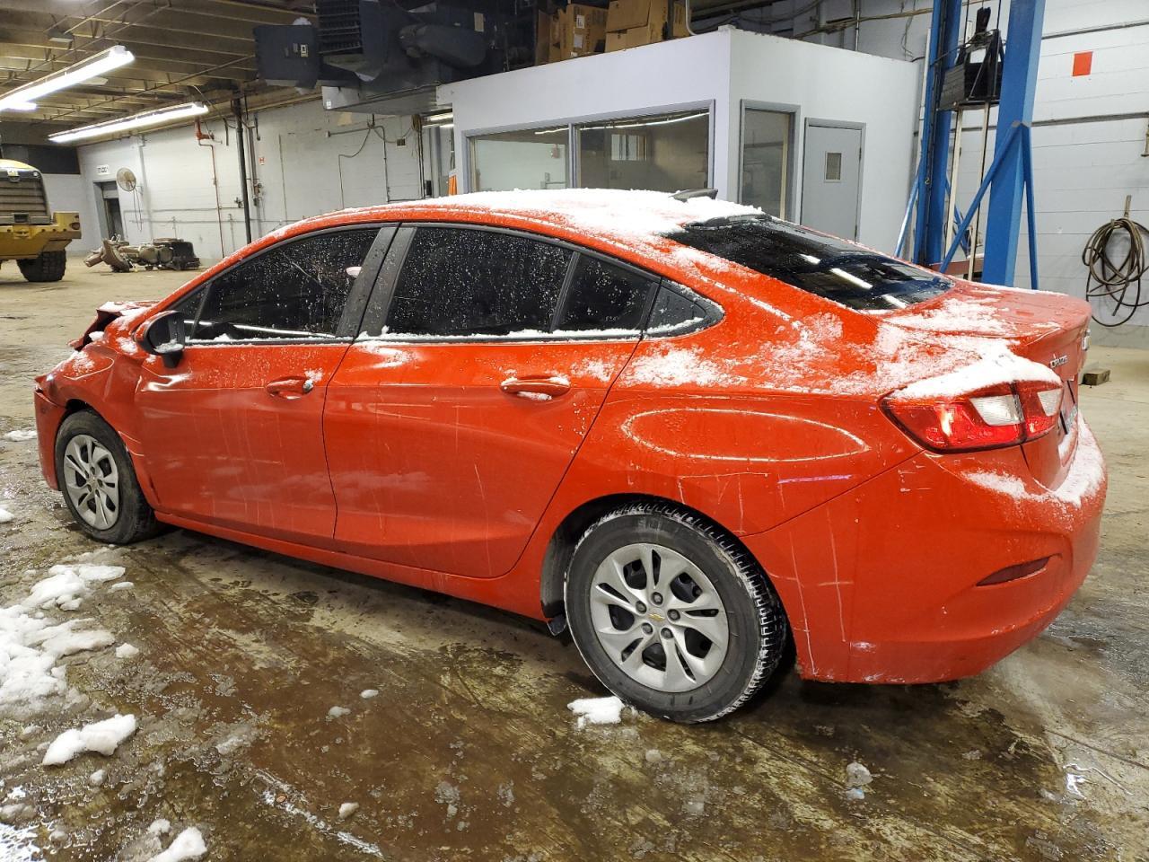 2019 Chevrolet Cruze - Фото 2