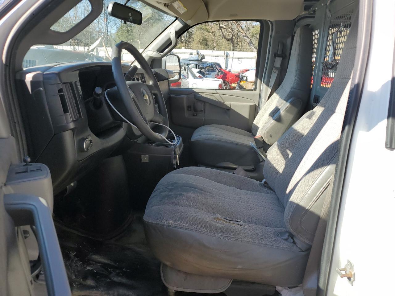 2017 Chevrolet Express G2500 - Фото 7