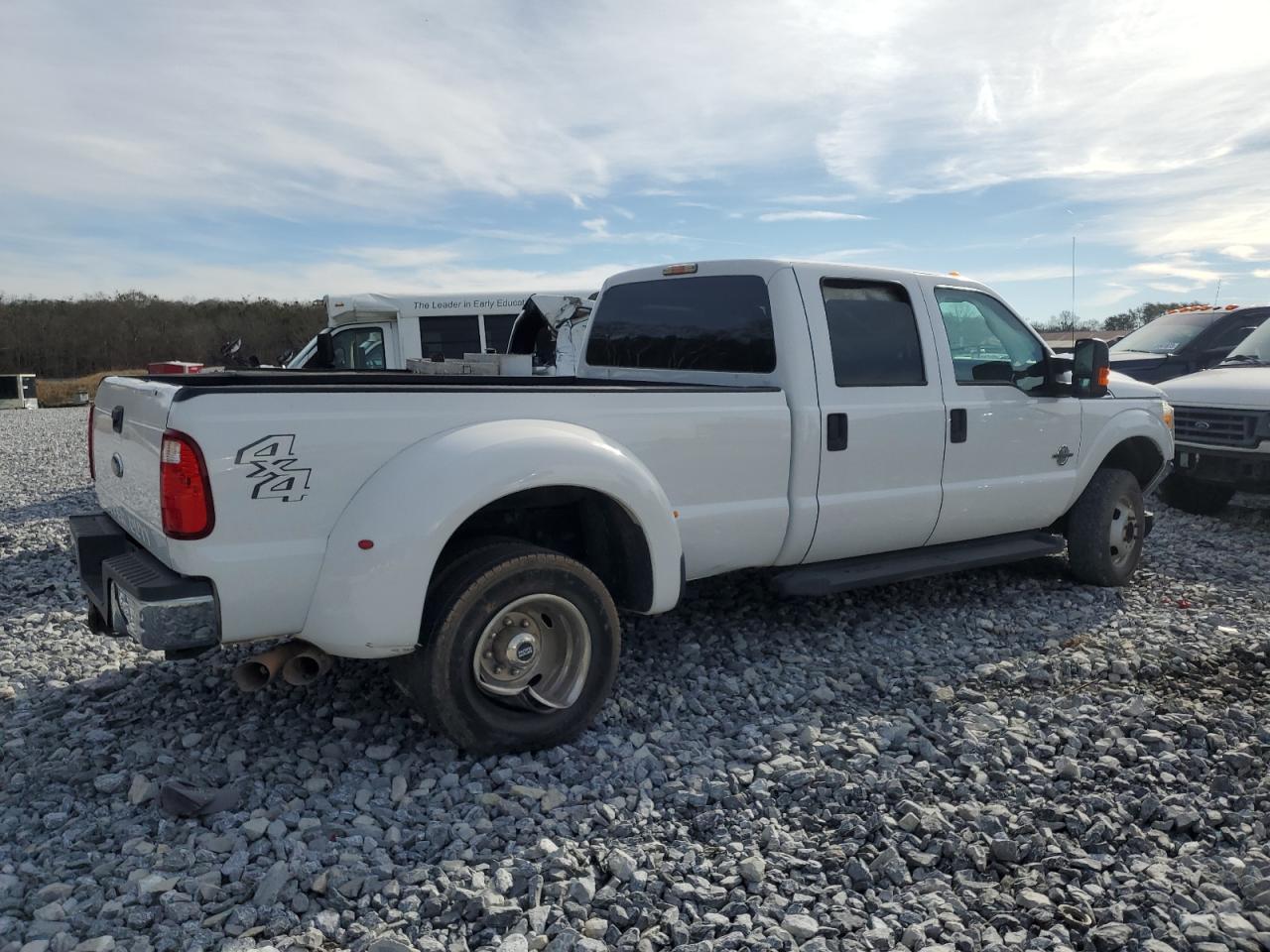 2016 Ford F350 Super Duty - Фото 3