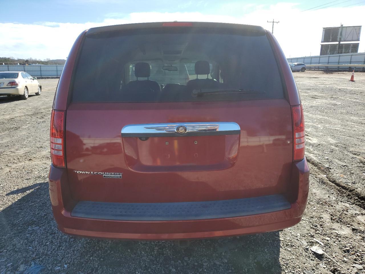 2008 Chrysler Town & Country Touring - Image 6