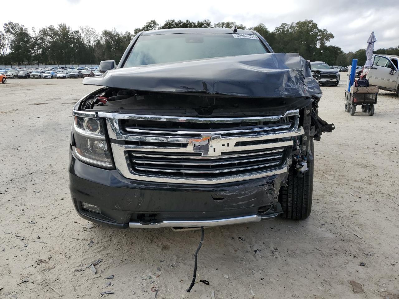 2017 Chevrolet Suburban K1500 Lt - Image 5
