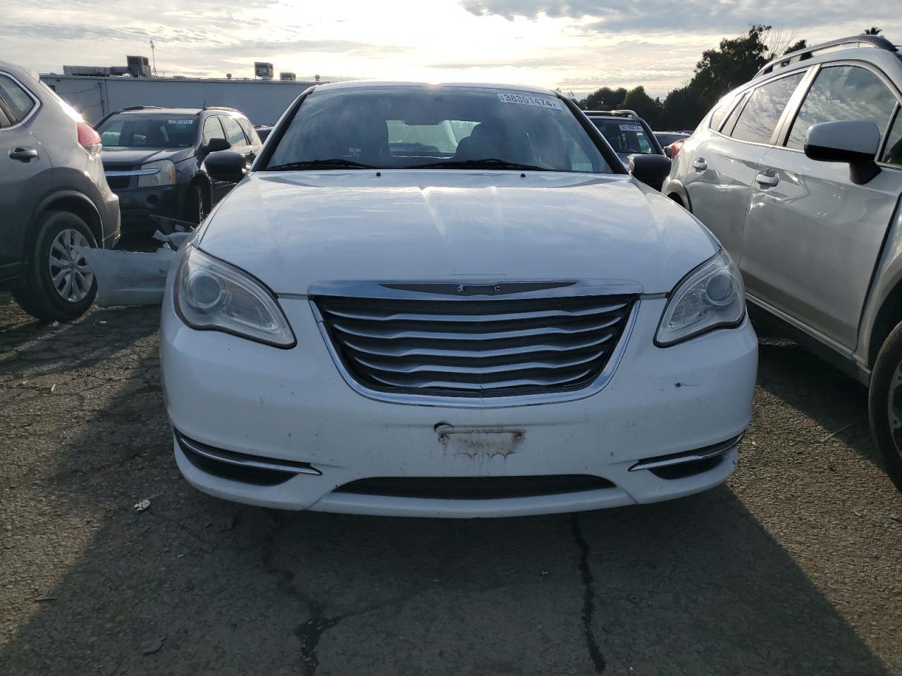 2013 Chrysler 200 Touring - Фото 5