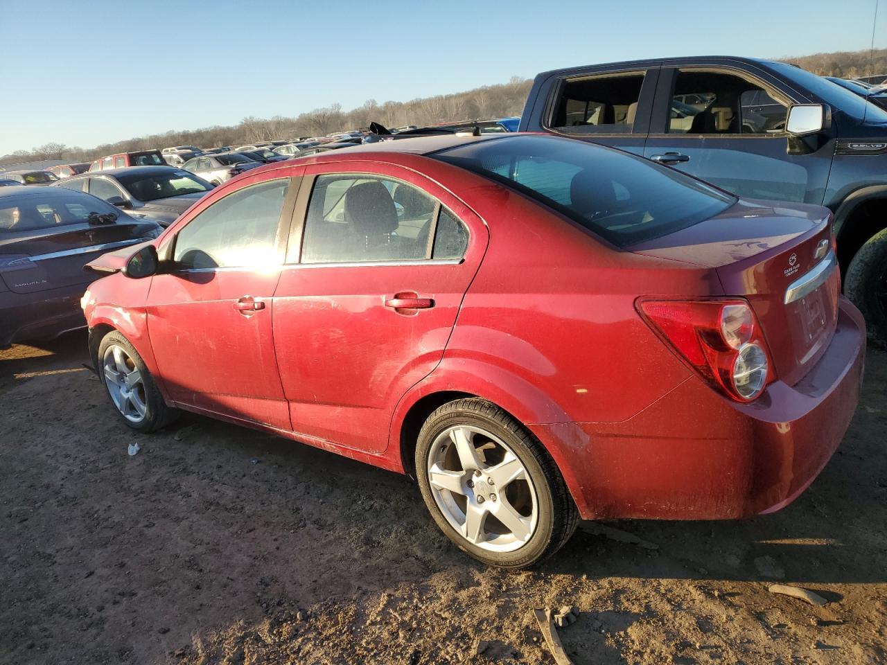 2013 Chevrolet Sonic Lt - Фото 2