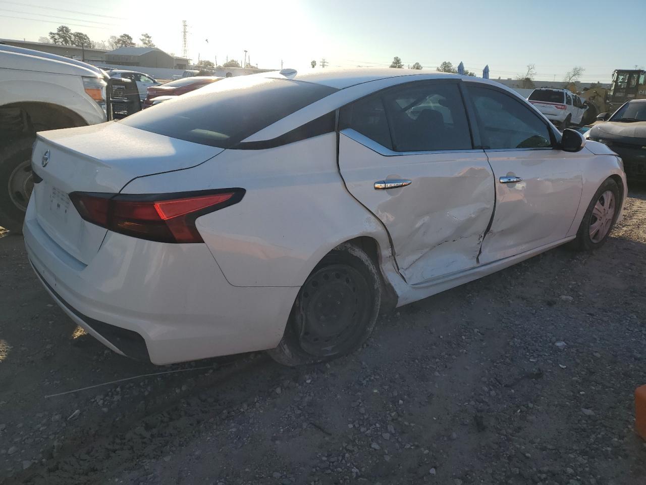 2020 Nissan Altima S - Image 3