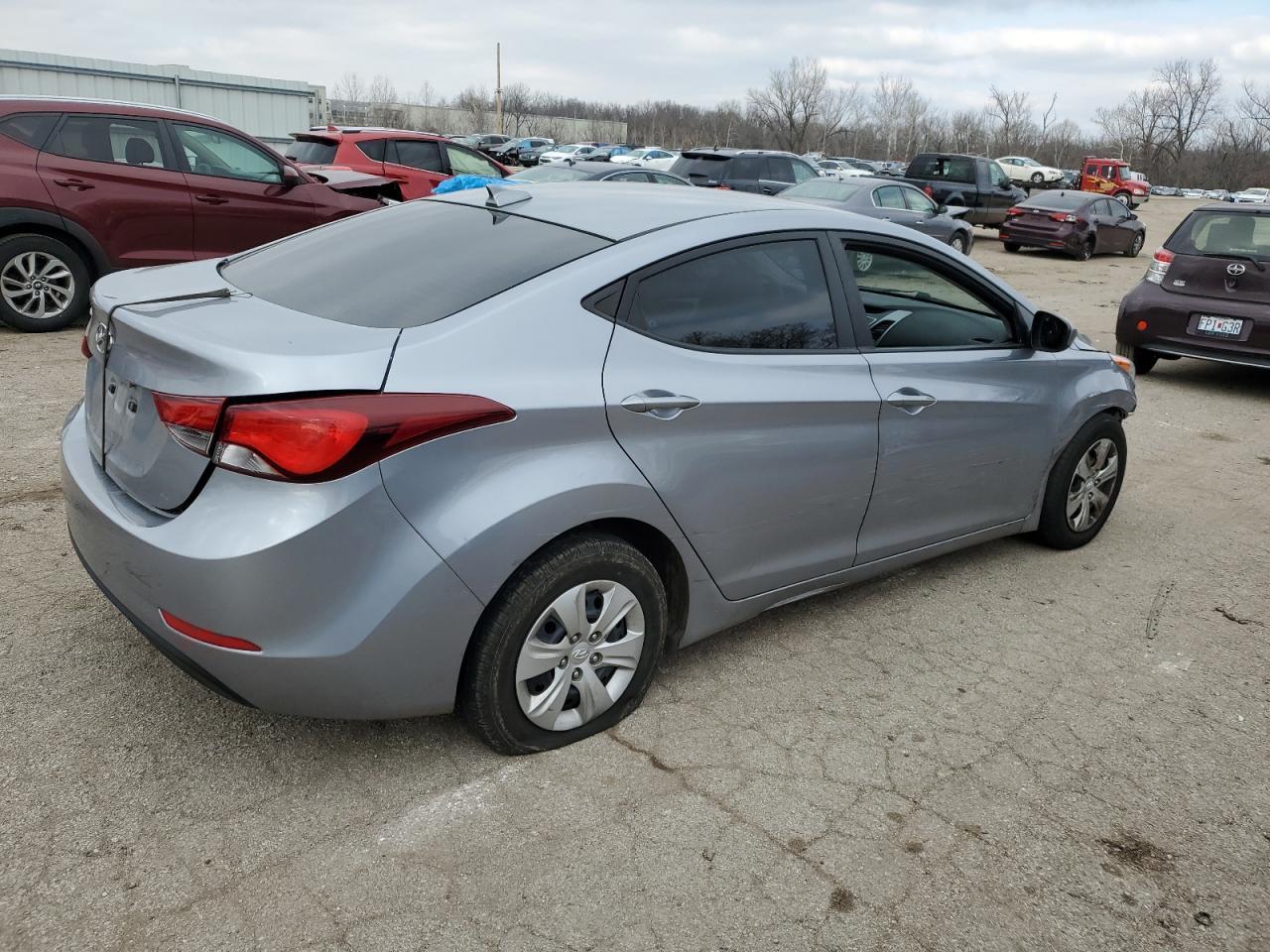 2016 Hyundai Elantra Se - Image 3