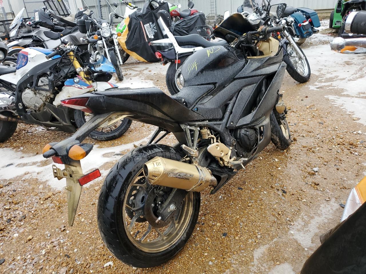 2023 Yamaha Yzfr3 A - Image 4