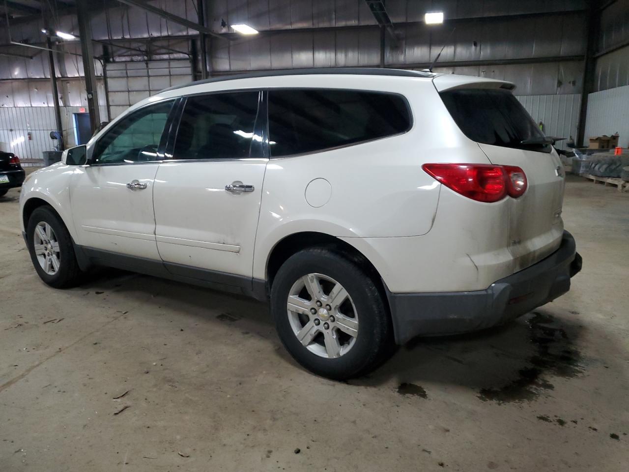 2011 Chevrolet Traverse Lt - Фото 2