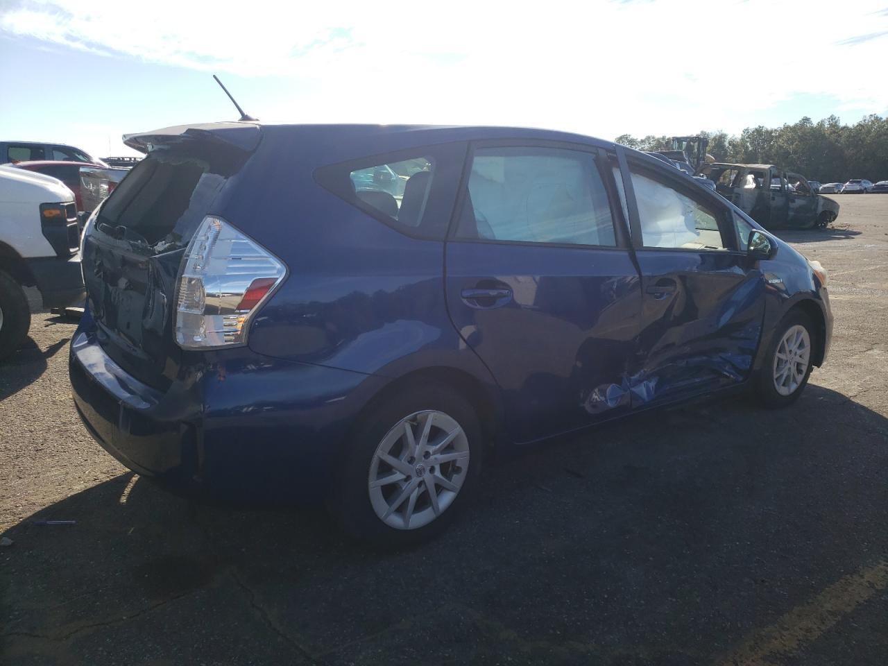 2012 Toyota Prius V - Image 3