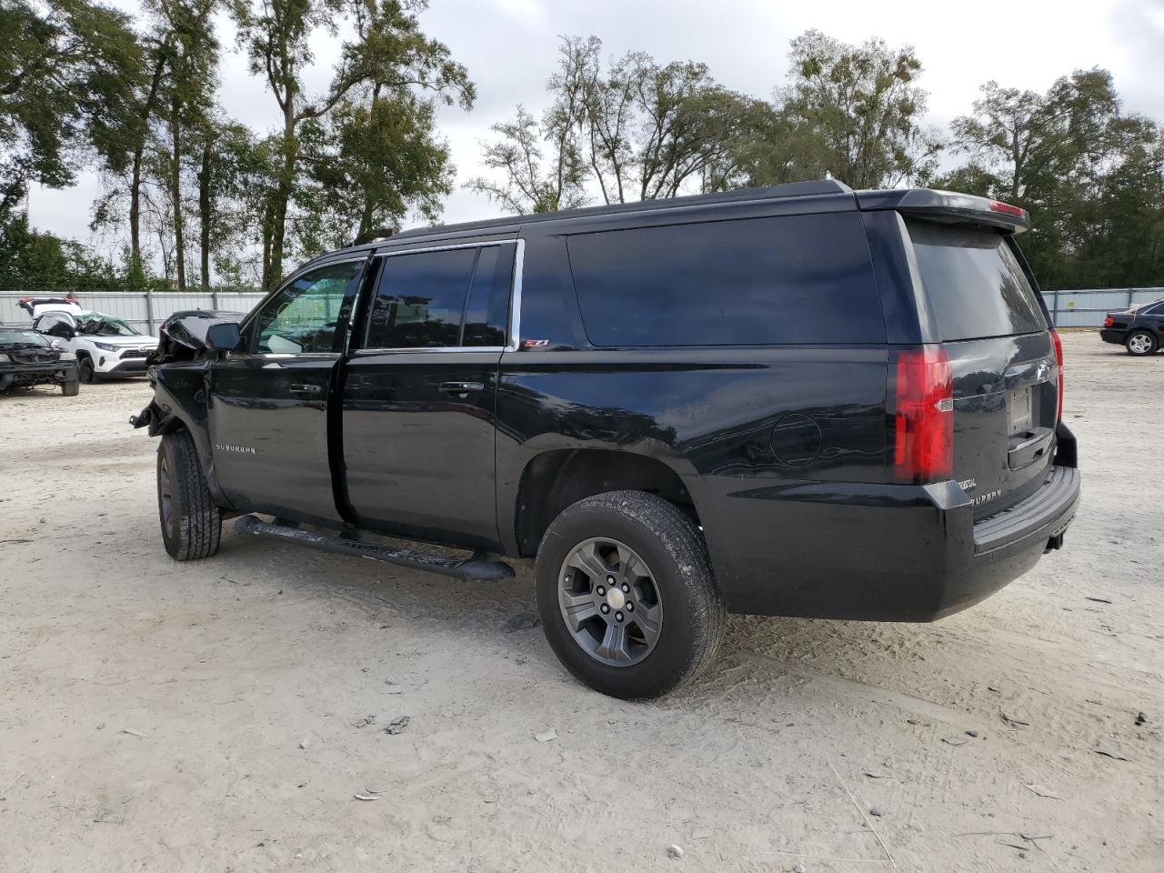 2017 Chevrolet Suburban K1500 Lt - Image 2