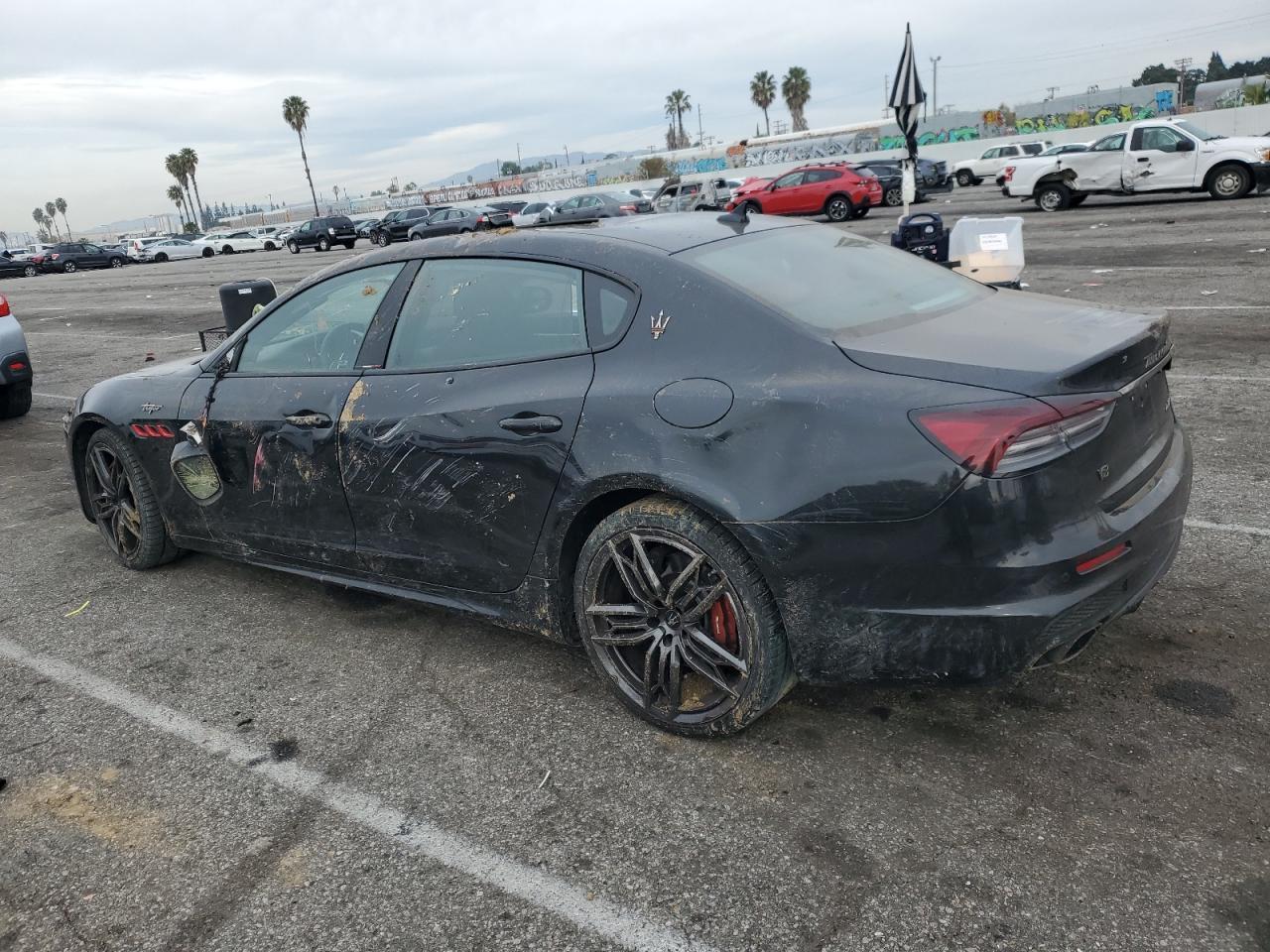 2022 Maserati Quattroporte Trofeo - Фото 2