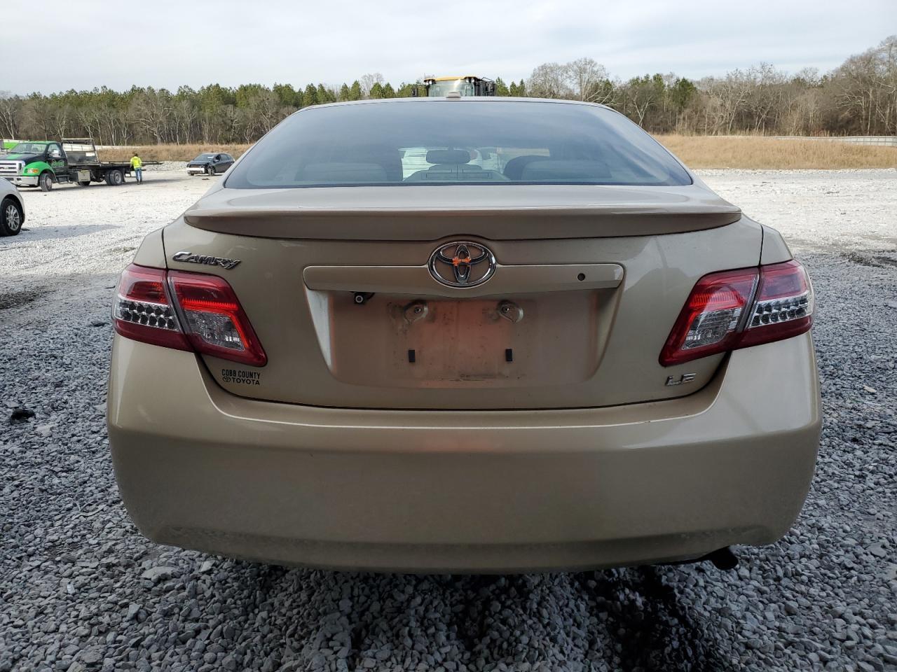 2011 Toyota Camry Base - Фото 6