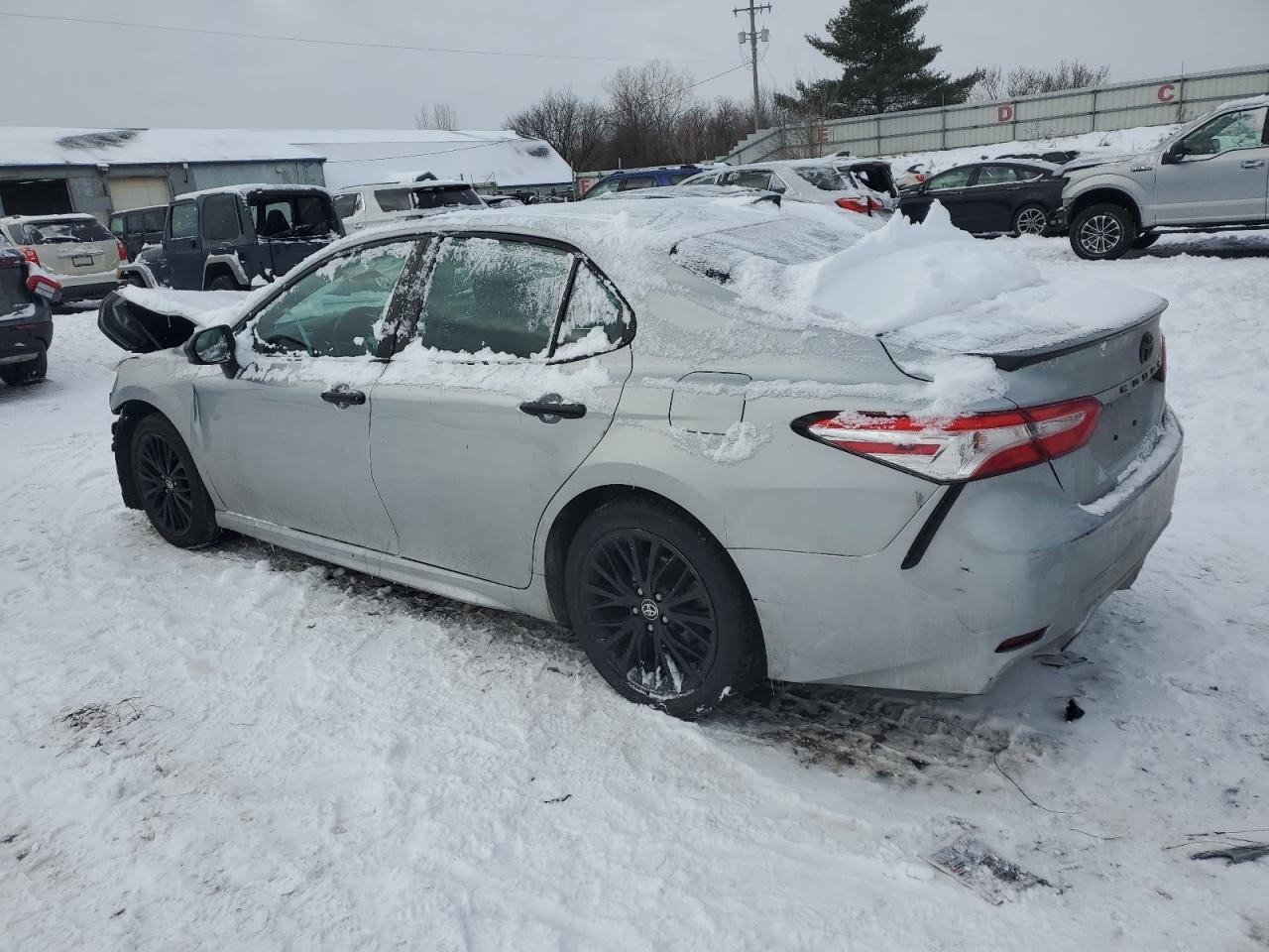 2020 Toyota Camry Se - Image 2