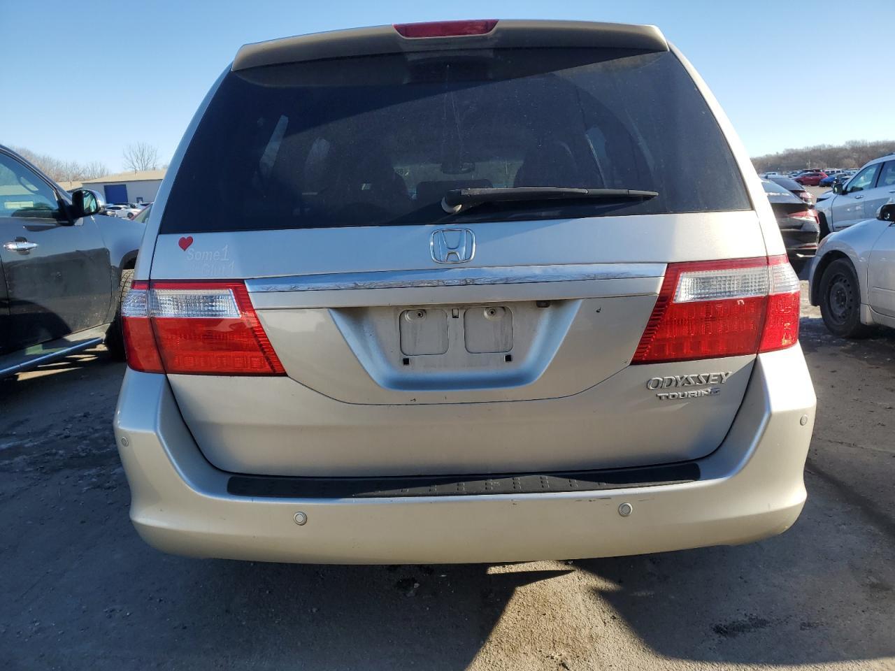 2005 Honda Odyssey Touring - Image 6