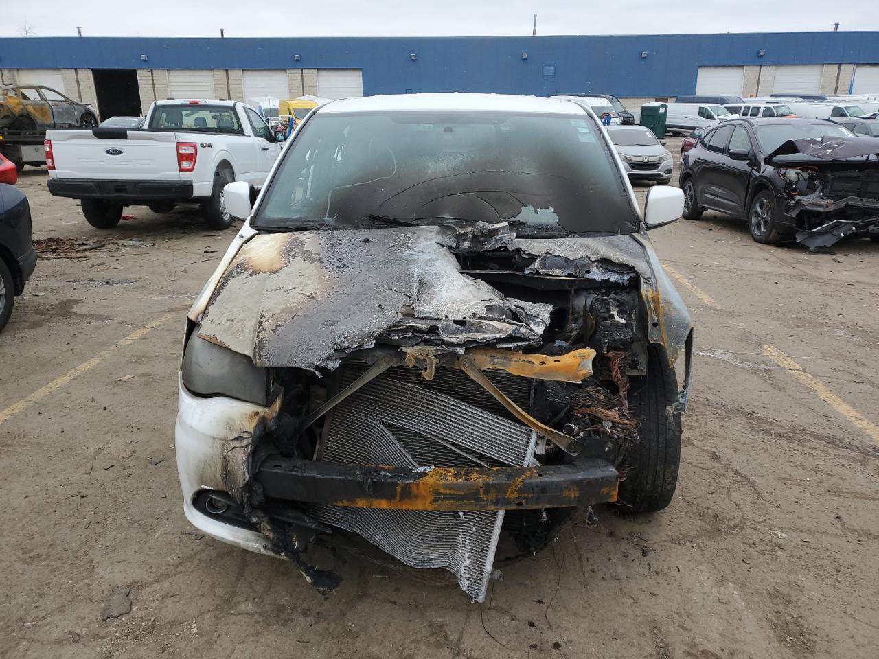 2014 Chrysler Town & Country S - Image 5