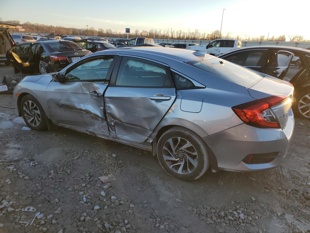 2018 Honda Civic Ex - Image 2