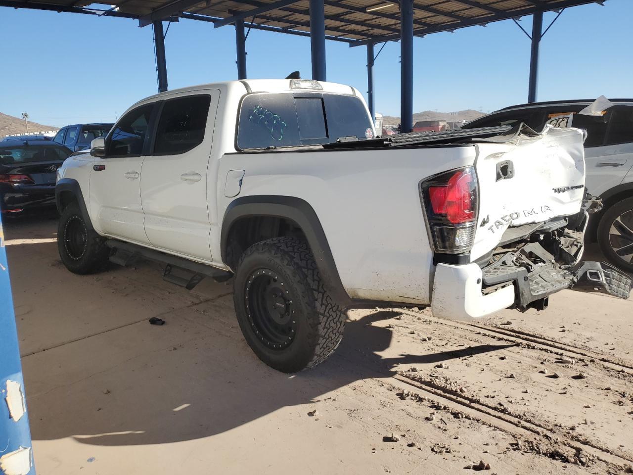 2017 Toyota Tacoma Double Cab - Image 2