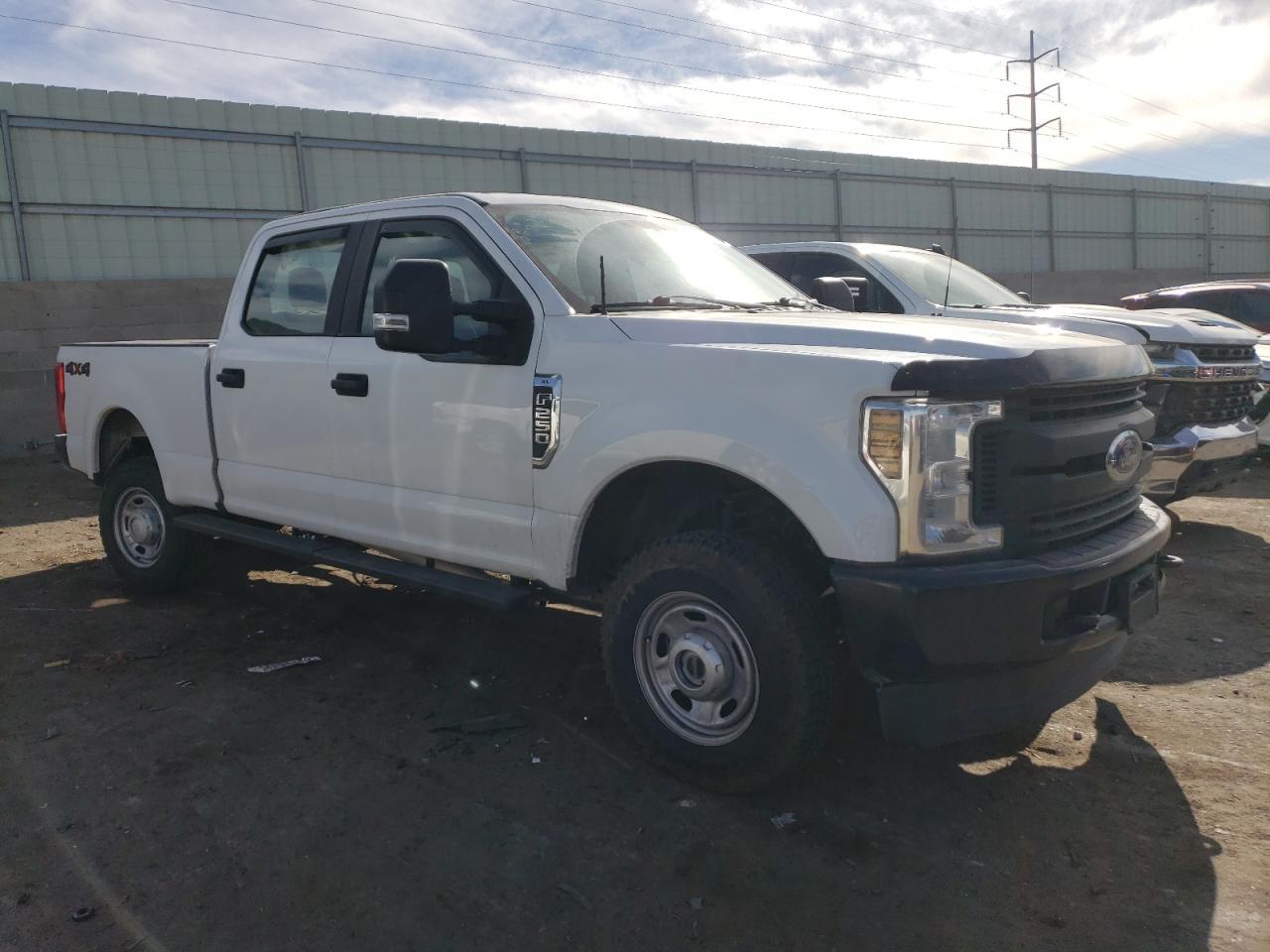 2019 Ford F250 Super Duty - Фото 4