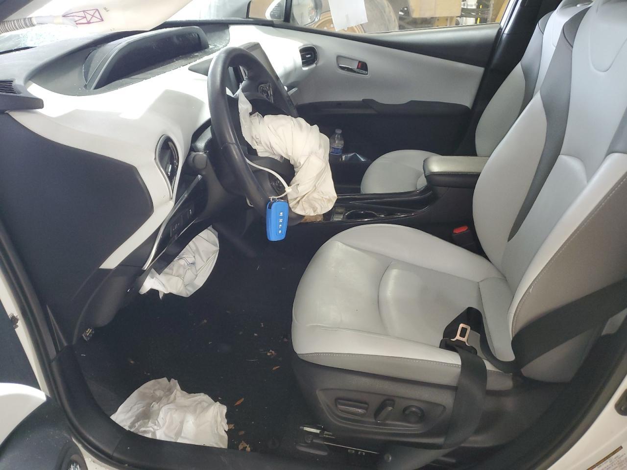 2021 Toyota Prius Prime Le - Фото 7