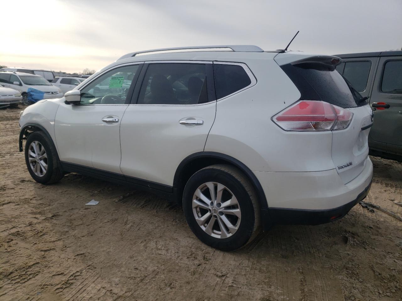 2015 Nissan Rogue S - Фото 2