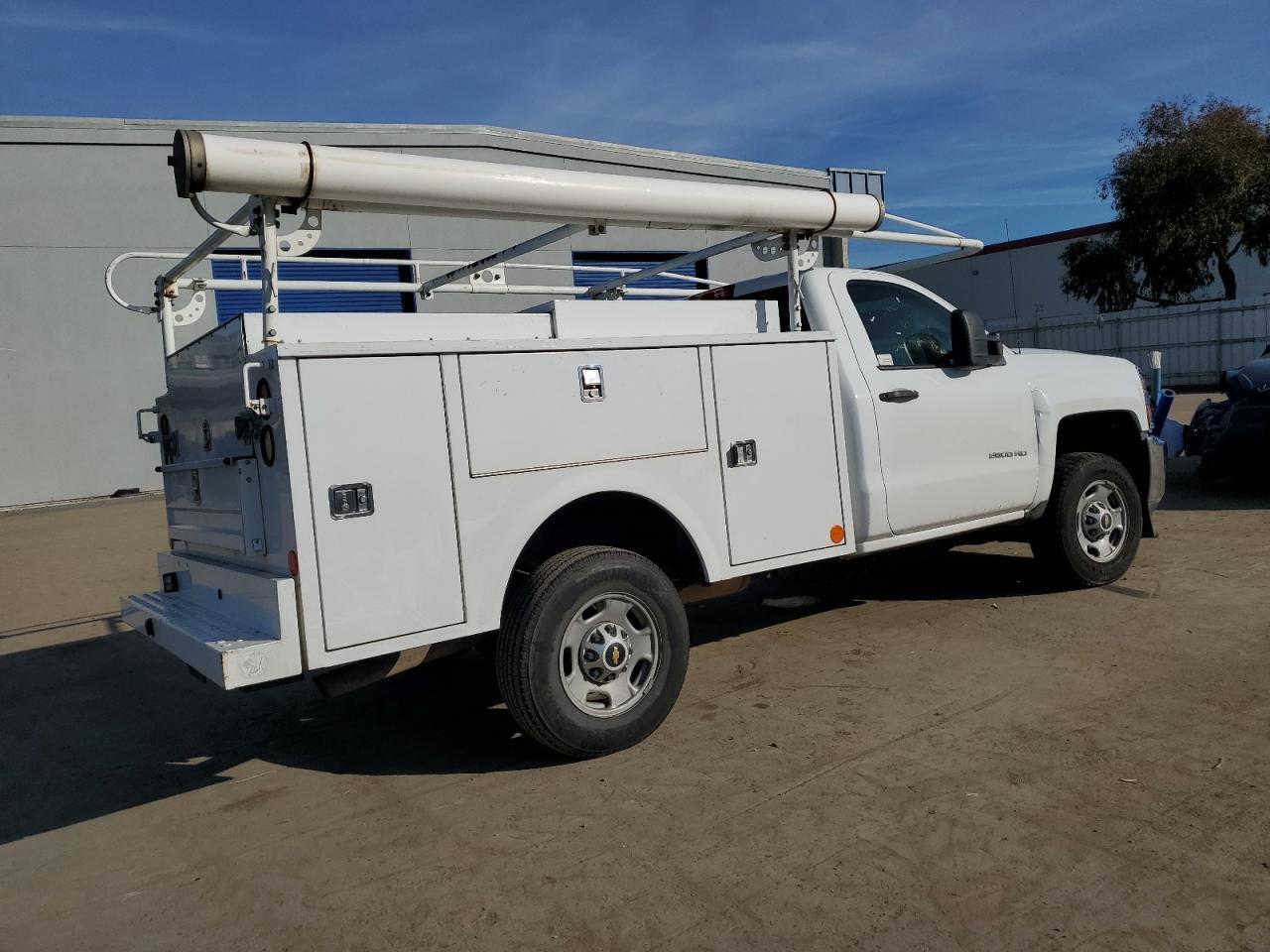 2016 Chevrolet Silverado C2500 Heavy Duty - Фото 3