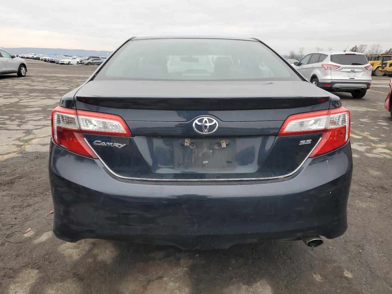 2014 Toyota Camry L - Фото 6
