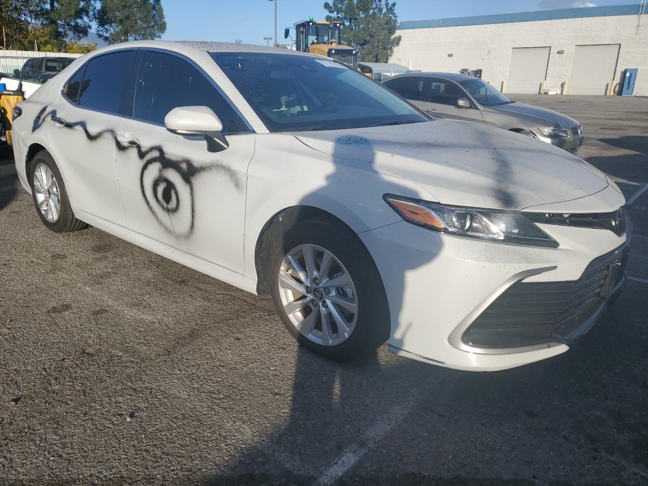 2024 Toyota Camry Le - Фото 4